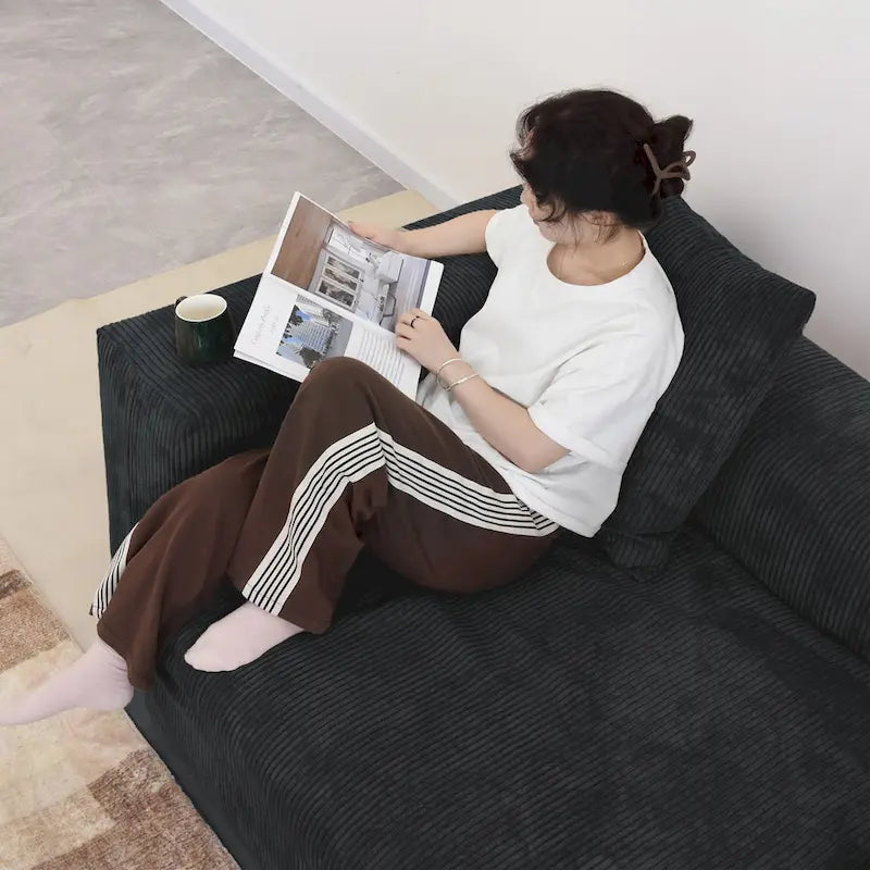 142 Sofá Seccional Oversized en Pana con Forma de L, Clásico y Profundo, con Otomana