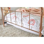 Cama con panel de lamas de metal