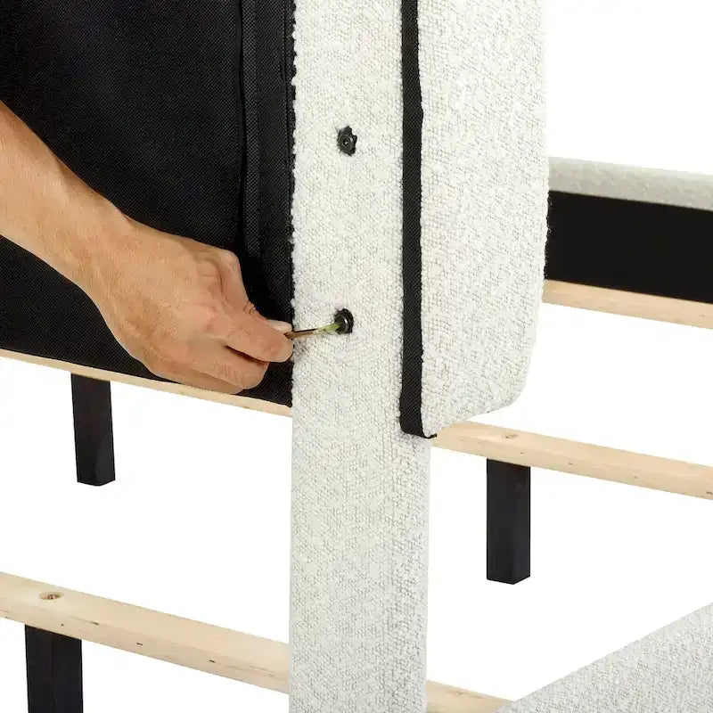 Cama Plataforma Tapizada con Cabecero Alto de Pana Blanca