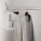 Armario de 70.9" de alto x 63" de ancho con 4 puertas y barra para colgar, blanco