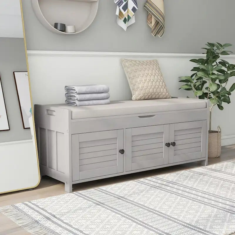 Banco de almacenamiento con 3 puertas tipo persiana, cojín extraíble y espacio de almacenamiento oculto - 43.5L x 16W x 18H