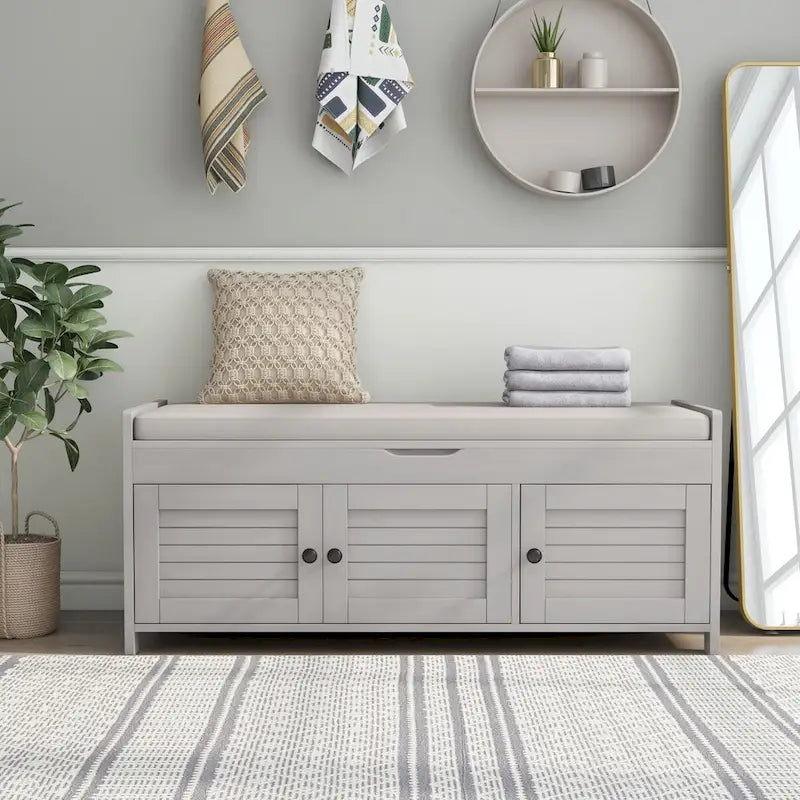 Banco de almacenamiento con 3 puertas tipo persiana, cojín extraíble y espacio de almacenamiento oculto - 43.5L x 16W x 18H