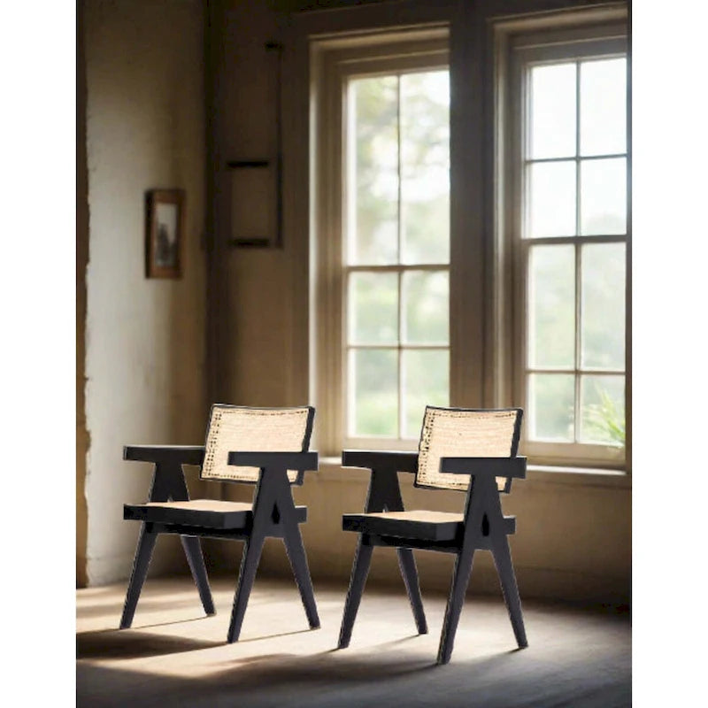 Sillón con brazos de mimbre